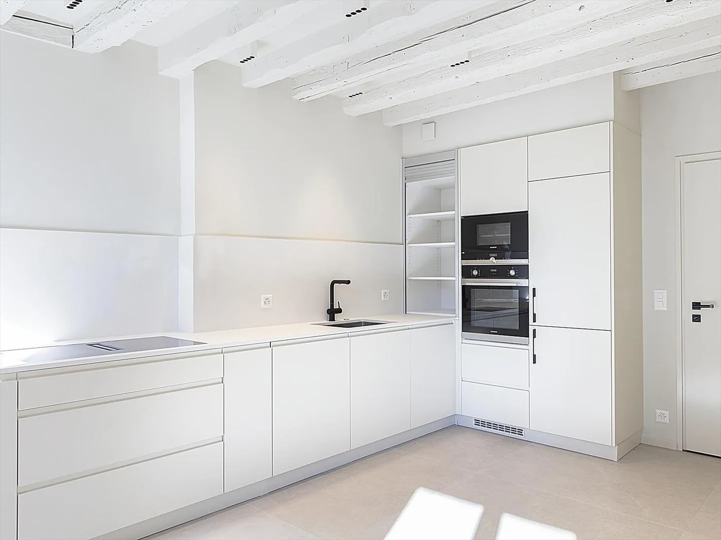 Appartement 6 pièces - Photo 2 sur 7