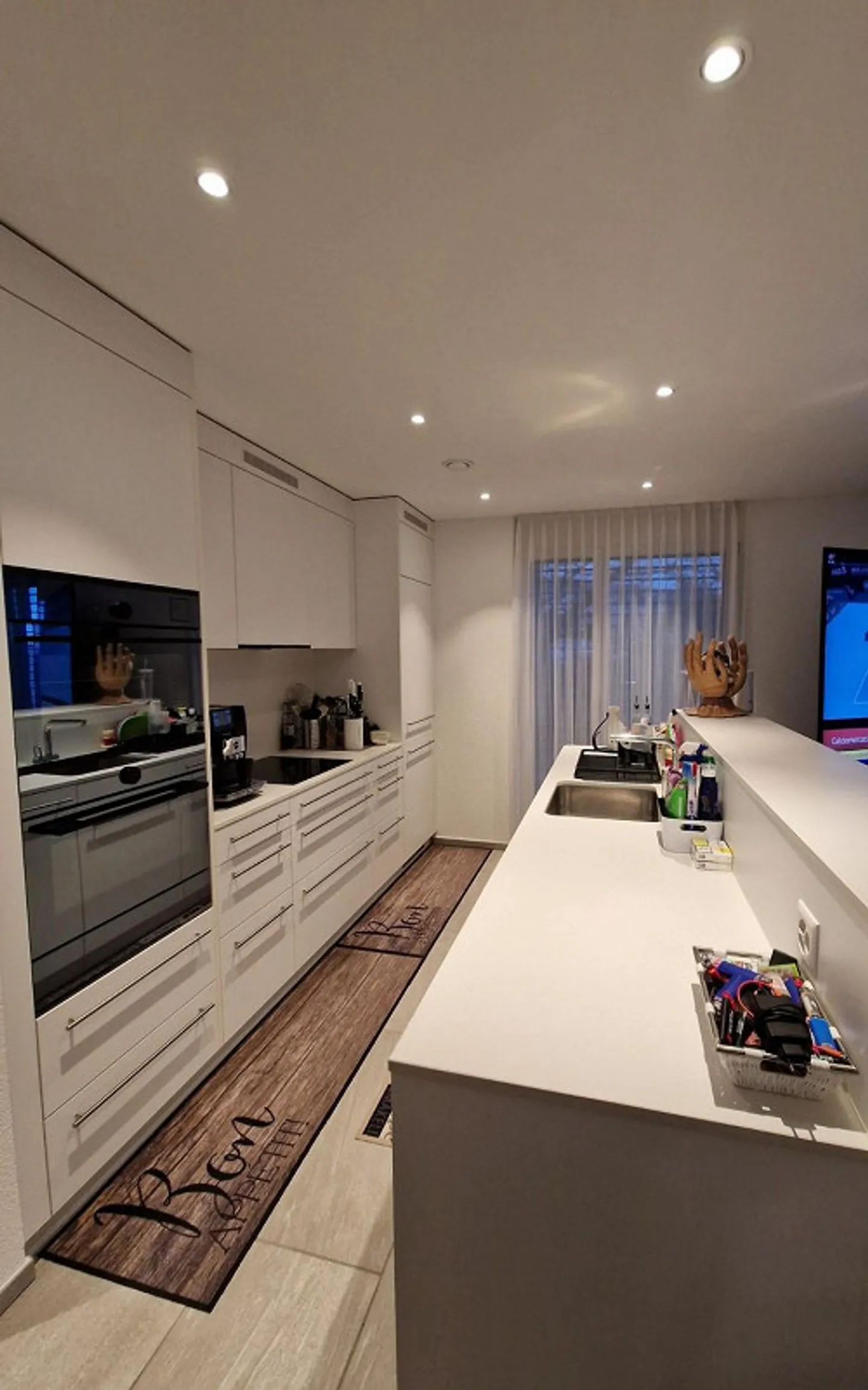 Ampio appartamento di 4½ locali con balcone e finiture di alta qualità - Foto 4 di 13