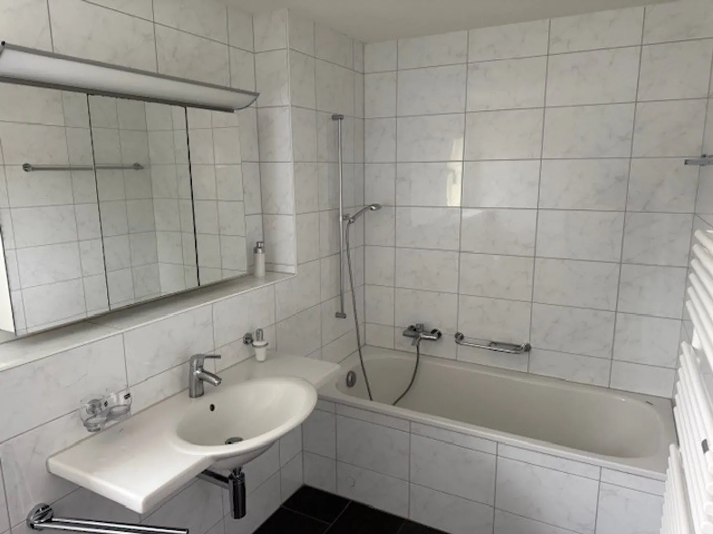 Appartamento 3.5 stanze elegante - Foto 6 di 9