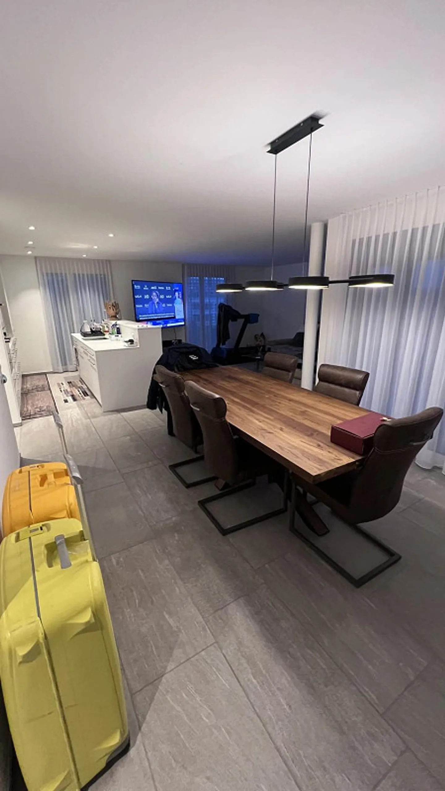 Ampio appartamento di 4½ locali con balcone e finiture di alta qualità - Foto 8 di 13