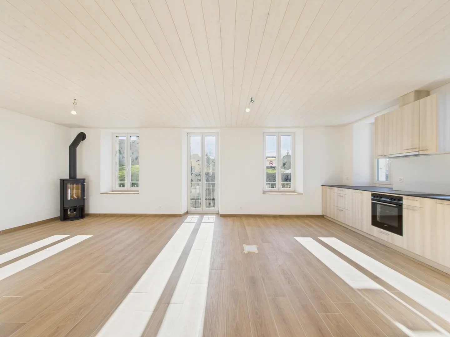 Helles und vollständig renoviertes 4,5-Zimmer-Apartment mit Kamin in Châtillens (Oron) - Charme, Komfort und Modernität im Herzen der Waadtländer Landschaft - Foto 1 von 13