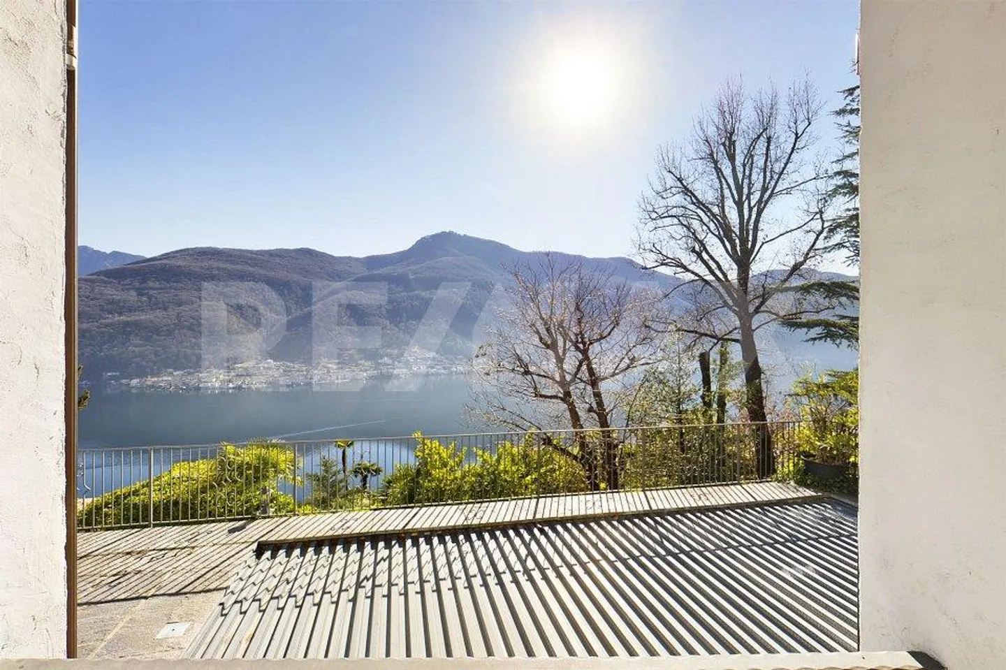 Affascinante villa con una magnifica vista sul lago - Foto 11 di 13