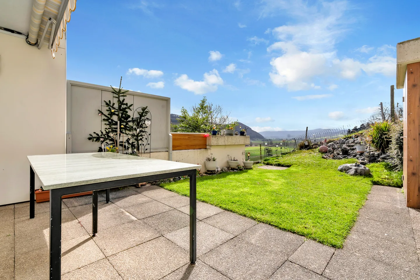 Maison de ville bien entretenue de 5,5 pièces avec jardin et vue panoramique - Photo 5 sur 12
