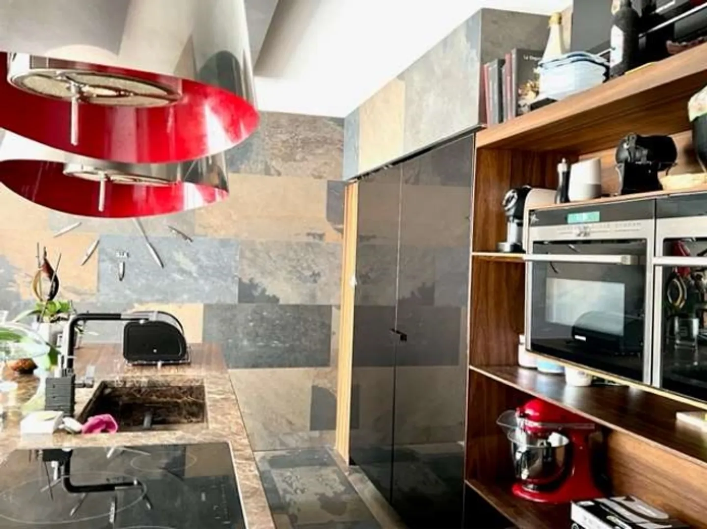 Beautiful 4.5-Room Apartment in the Green - Photo 4 of 20