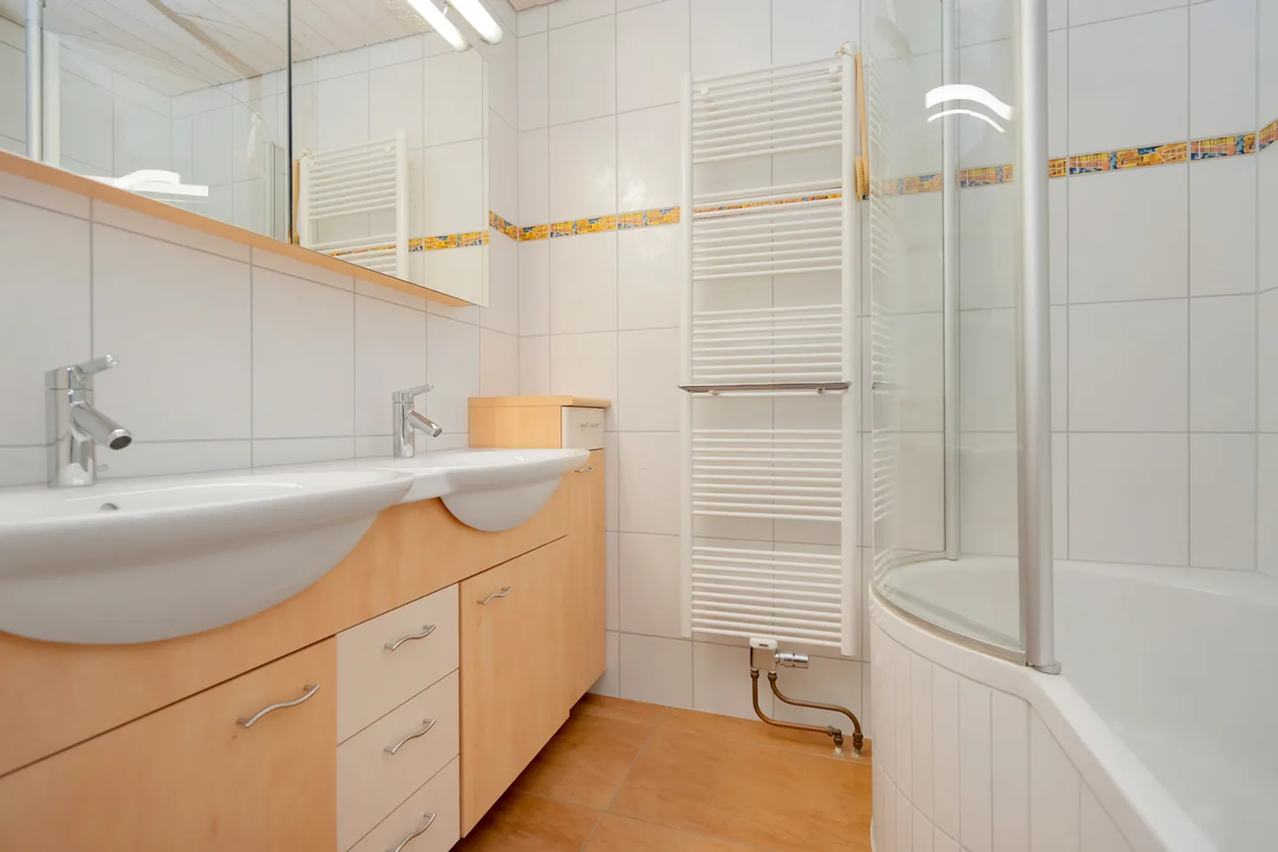 Maison de ville bien entretenue de 5,5 pièces avec jardin et vue panoramique - Photo 10 sur 12