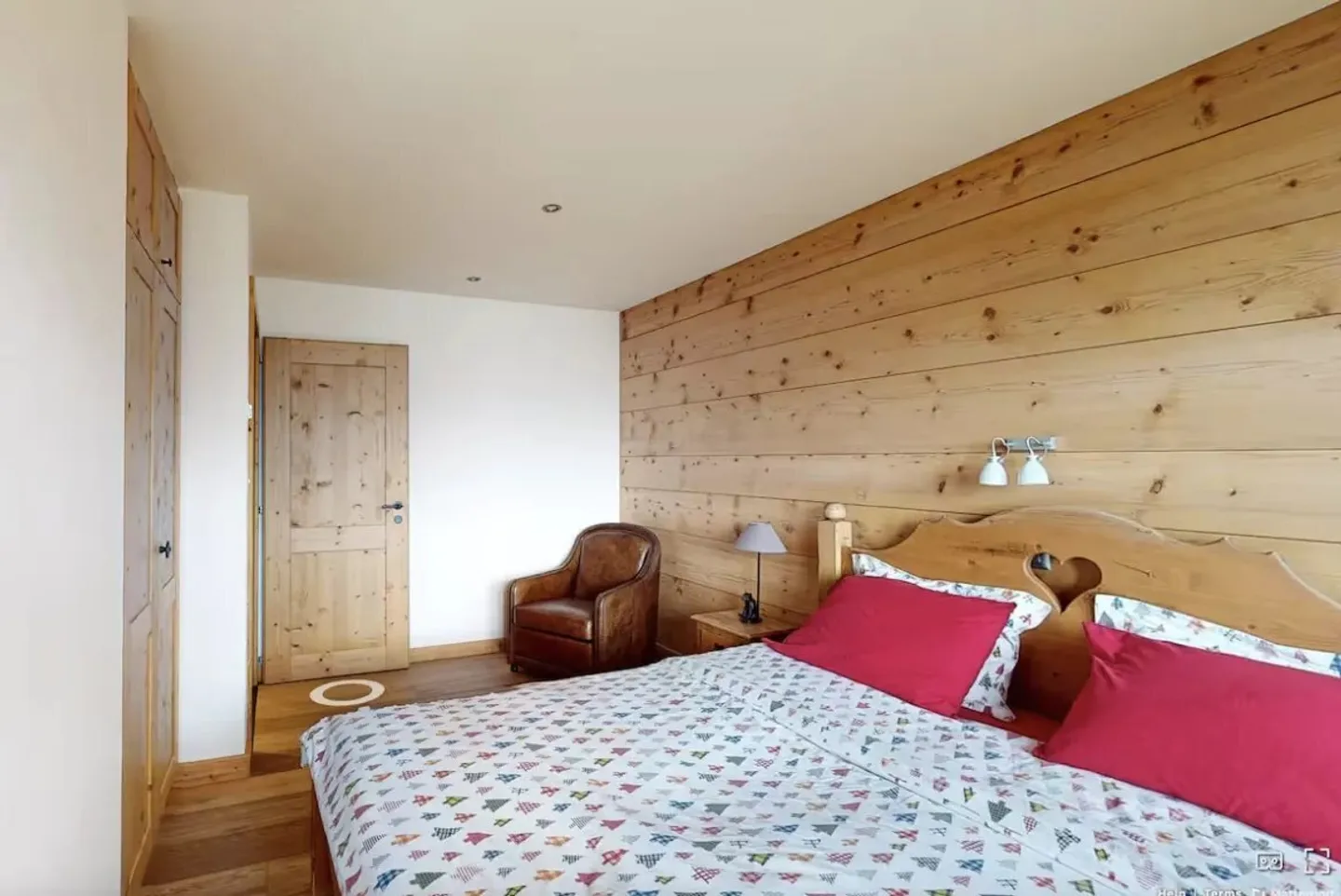 Panoramic and Luxury Chalet for Rent/Sale - Photo 11 of 13
