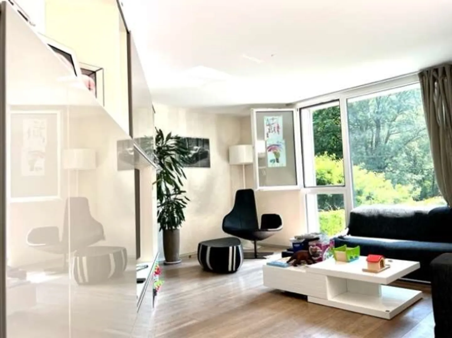 Beautiful 4.5-Room Apartment in the Green - Photo 9 of 20