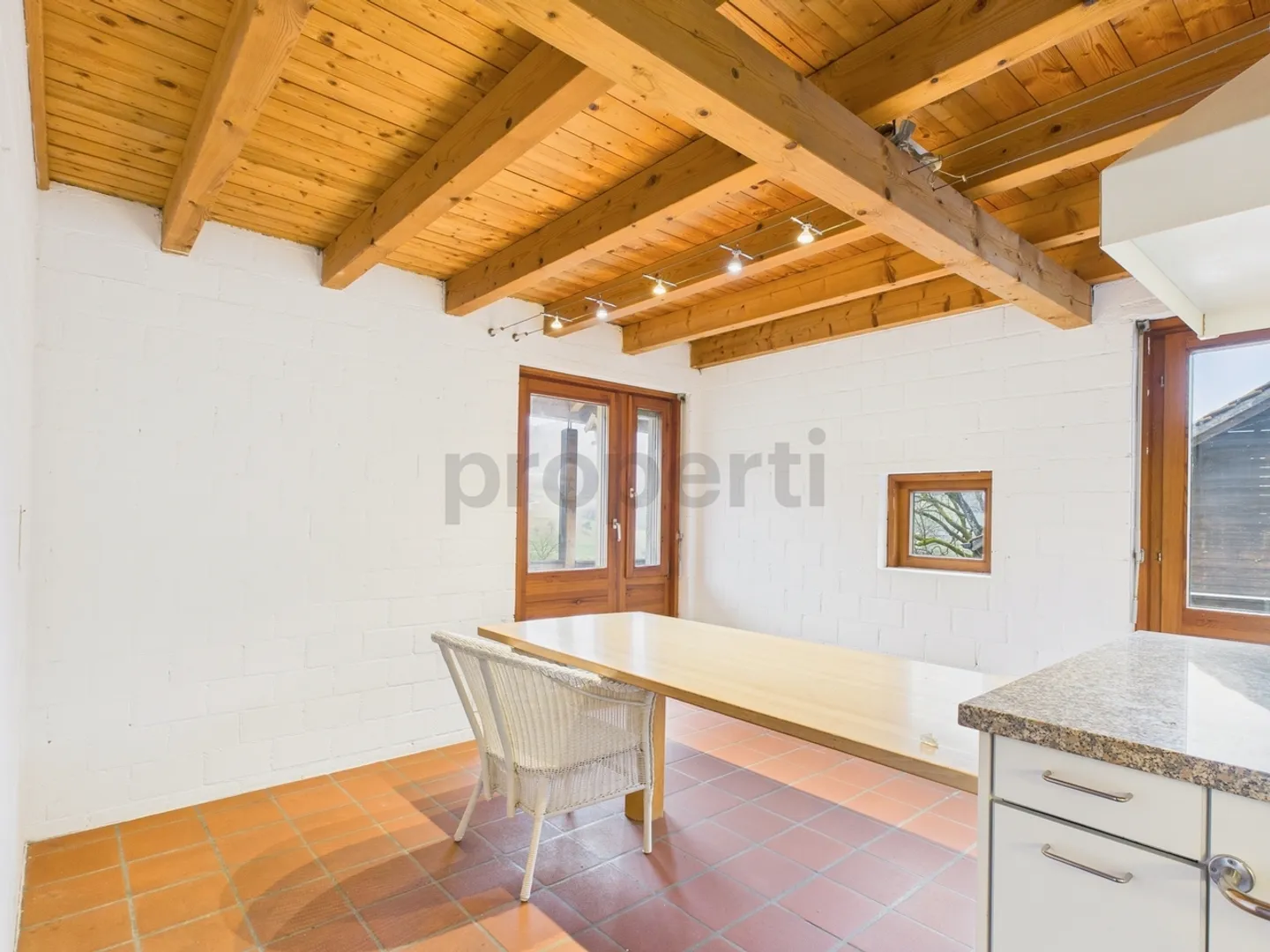 Spacious 5.5-room single-family house with garden and garden shed in Wislikofen - Photo 5 of 13