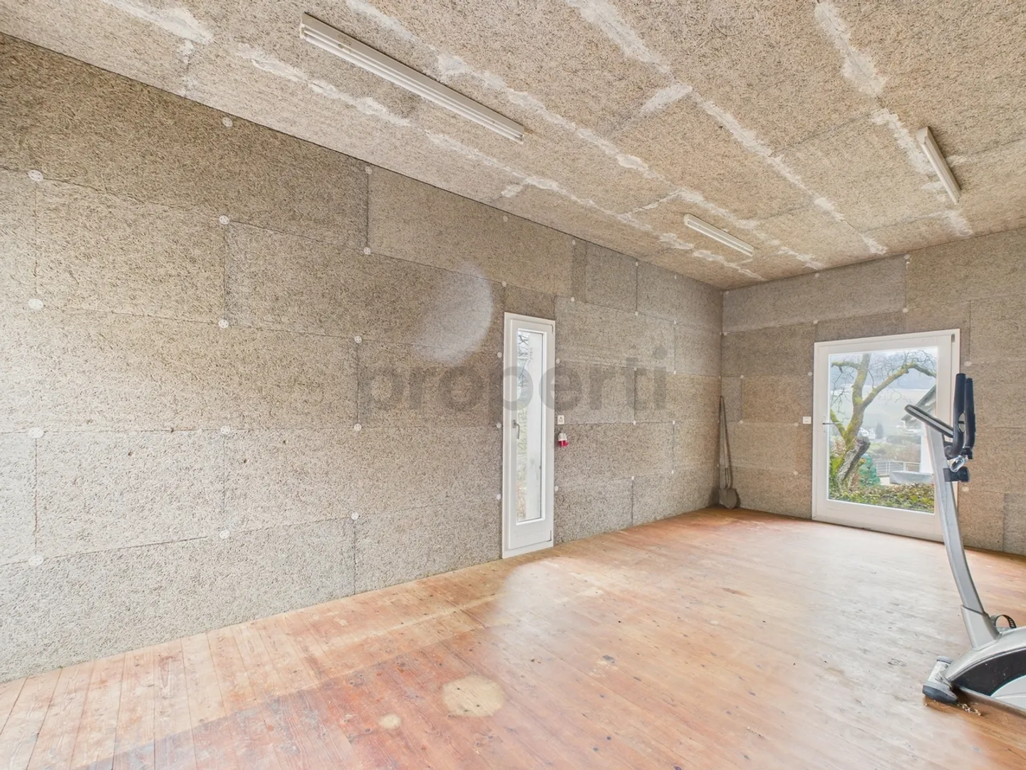 Spacious 5.5-room single-family house with garden and garden shed in Wislikofen - Photo 12 of 13