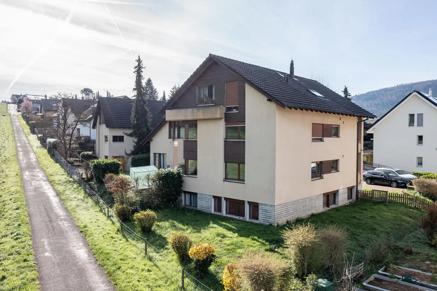 Appartamento 4.5 locali 95m2 in una zona residenziale tranquilla con camino - Foto 2 di 13