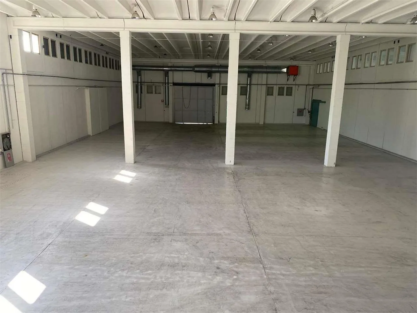 Bioggio, warehouse with storage and offices - Photo 2 of 13