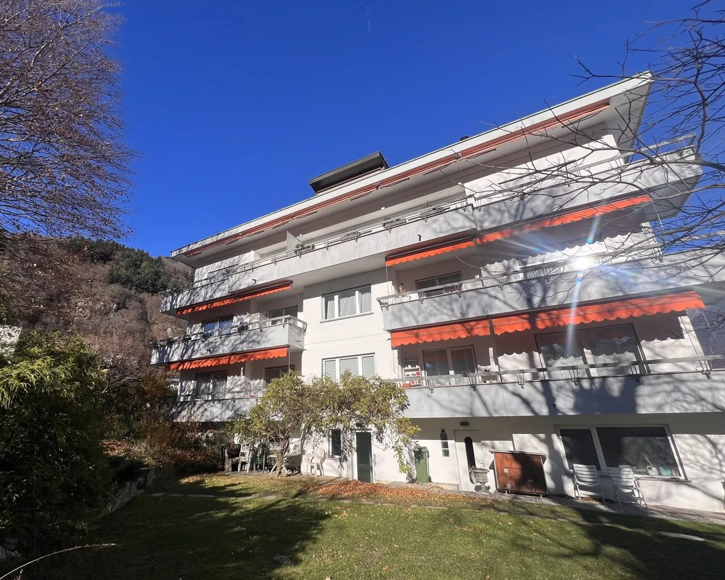 AFFITTASI A GORDUNO LUMINOSO APPARTAMENTO DI 3.5 LOCALI - Foto 1 von 17