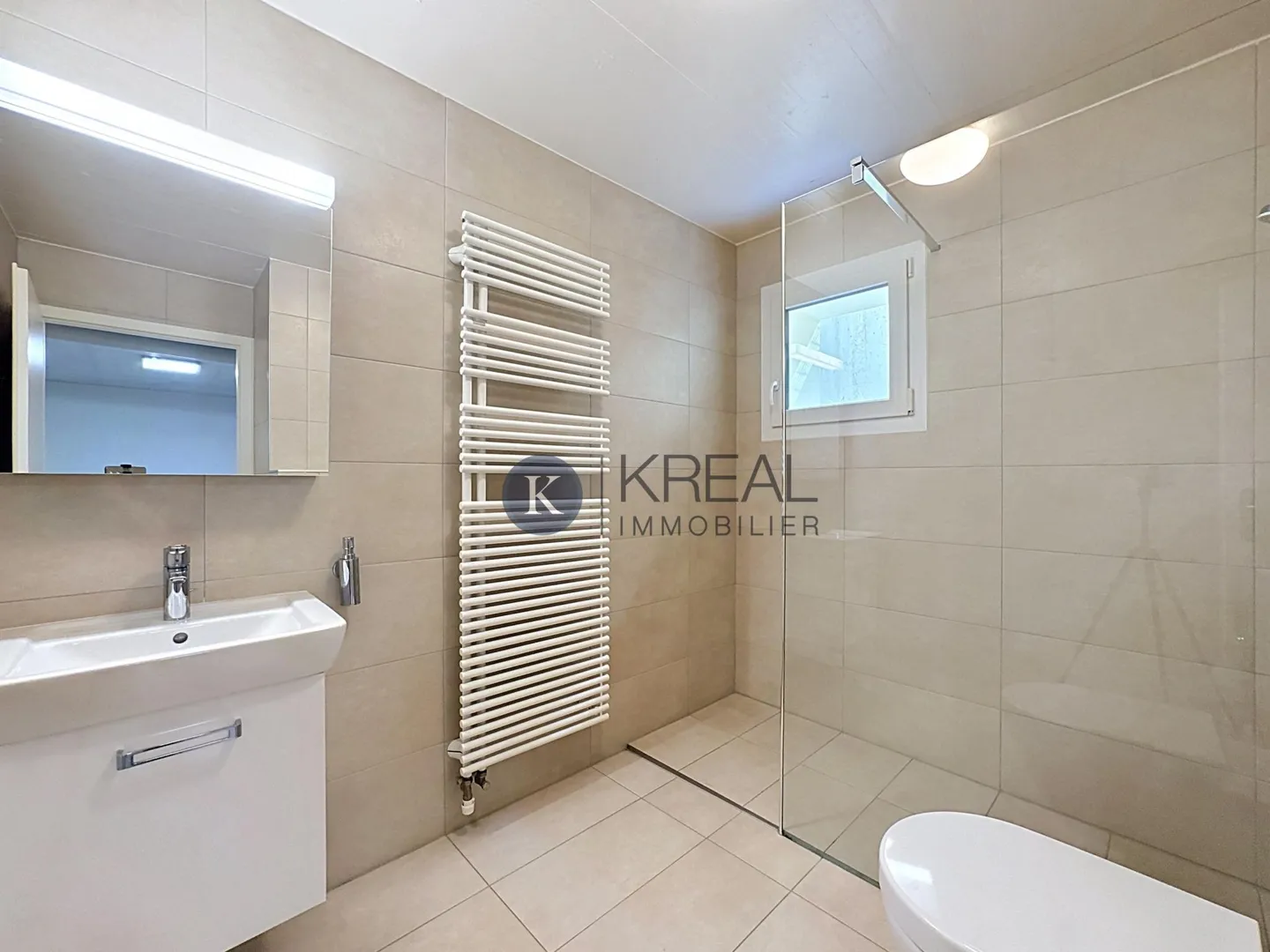 Moderne 4.5-Zimmer-Villa, hell und perfekt gepflegt - Foto 10 von 11