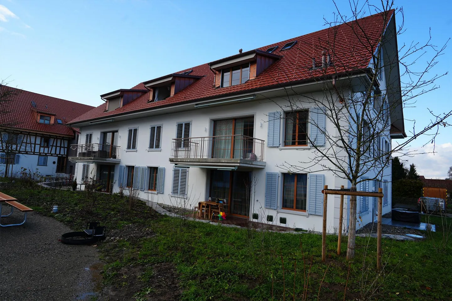 Nuovo appartamento di 3,5 stanze: vivere in campagna con collegamento alla città - Foto 1 di 8