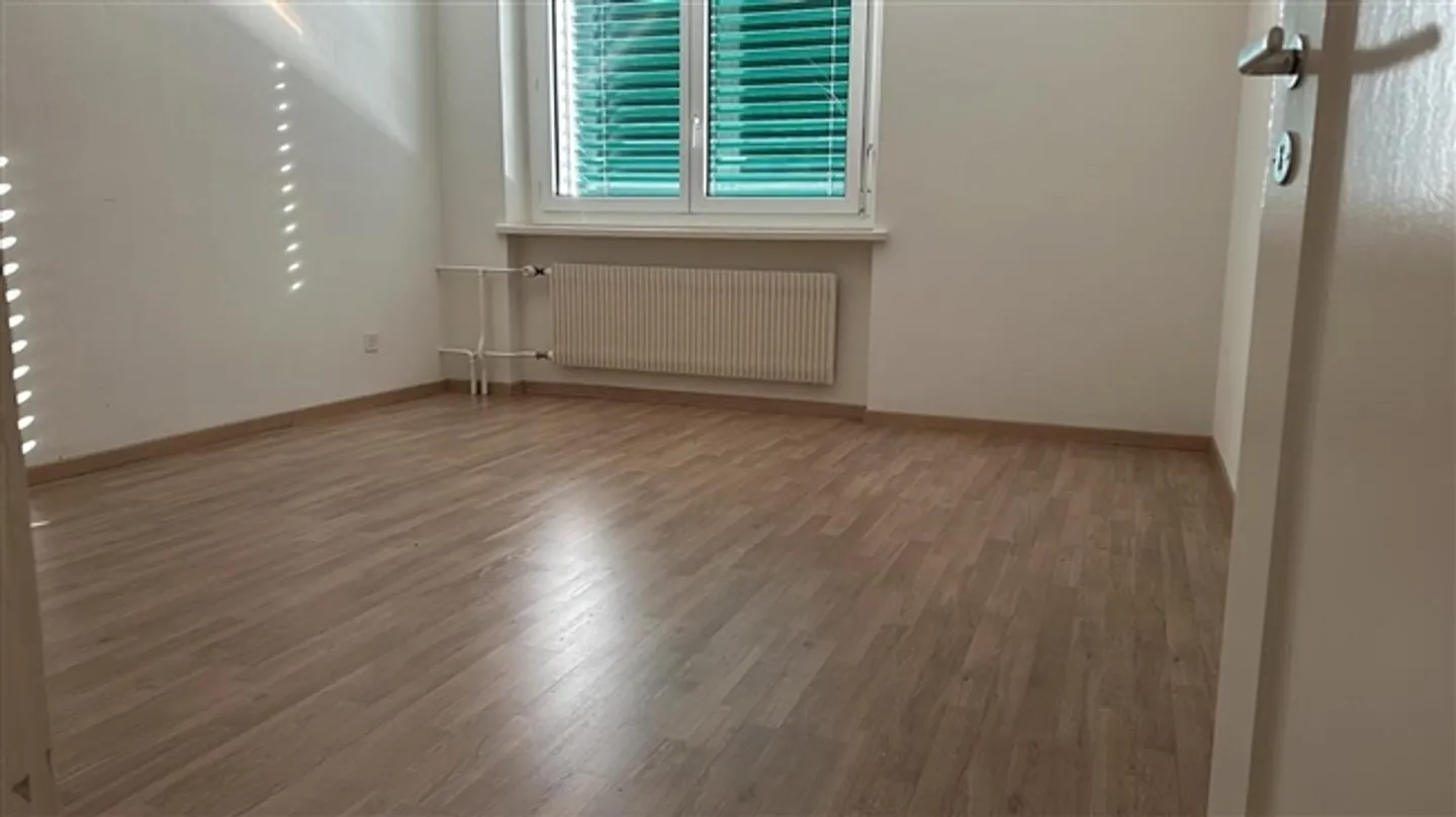 For Rent: Magnificent 2 Rooms in a Highly Sought-After Building - Photo 7 of 9