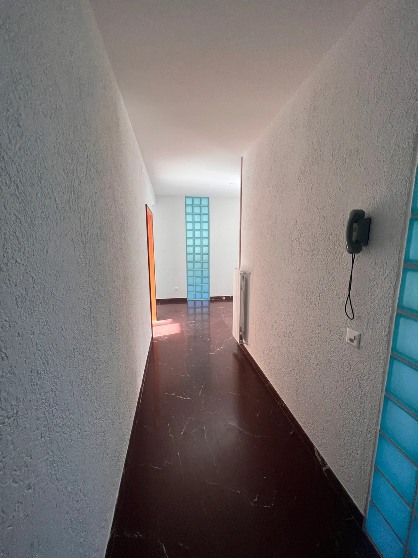 AFFITTASI A GORDUNO LUMINOSO APPARTAMENTO DI 3.5 LOCALI - Foto 3 von 17