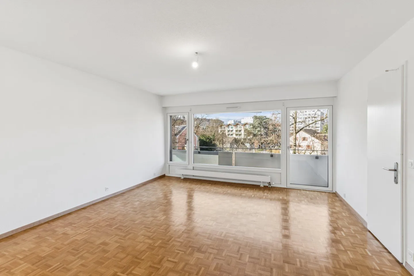 Appartement spacieux de 6 pièces - Photo 5 sur 12