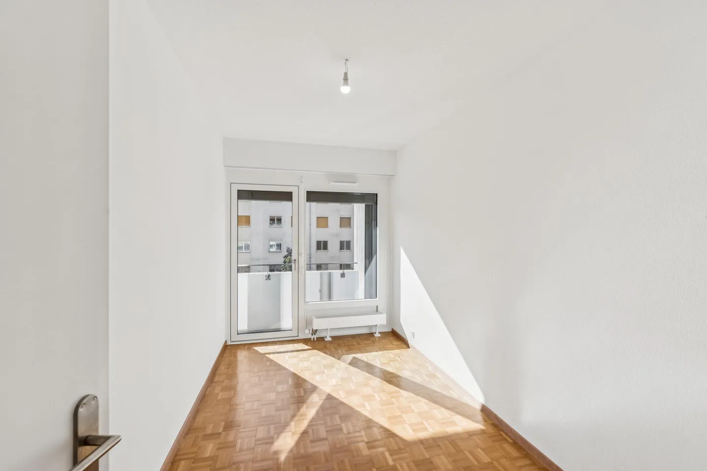 Appartement spacieux de 6 pièces - Photo 8 sur 12