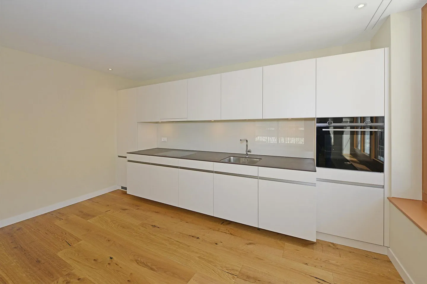 Nuovo appartamento di 3,5 stanze: vivere in campagna con collegamento alla città - Foto 3 di 8