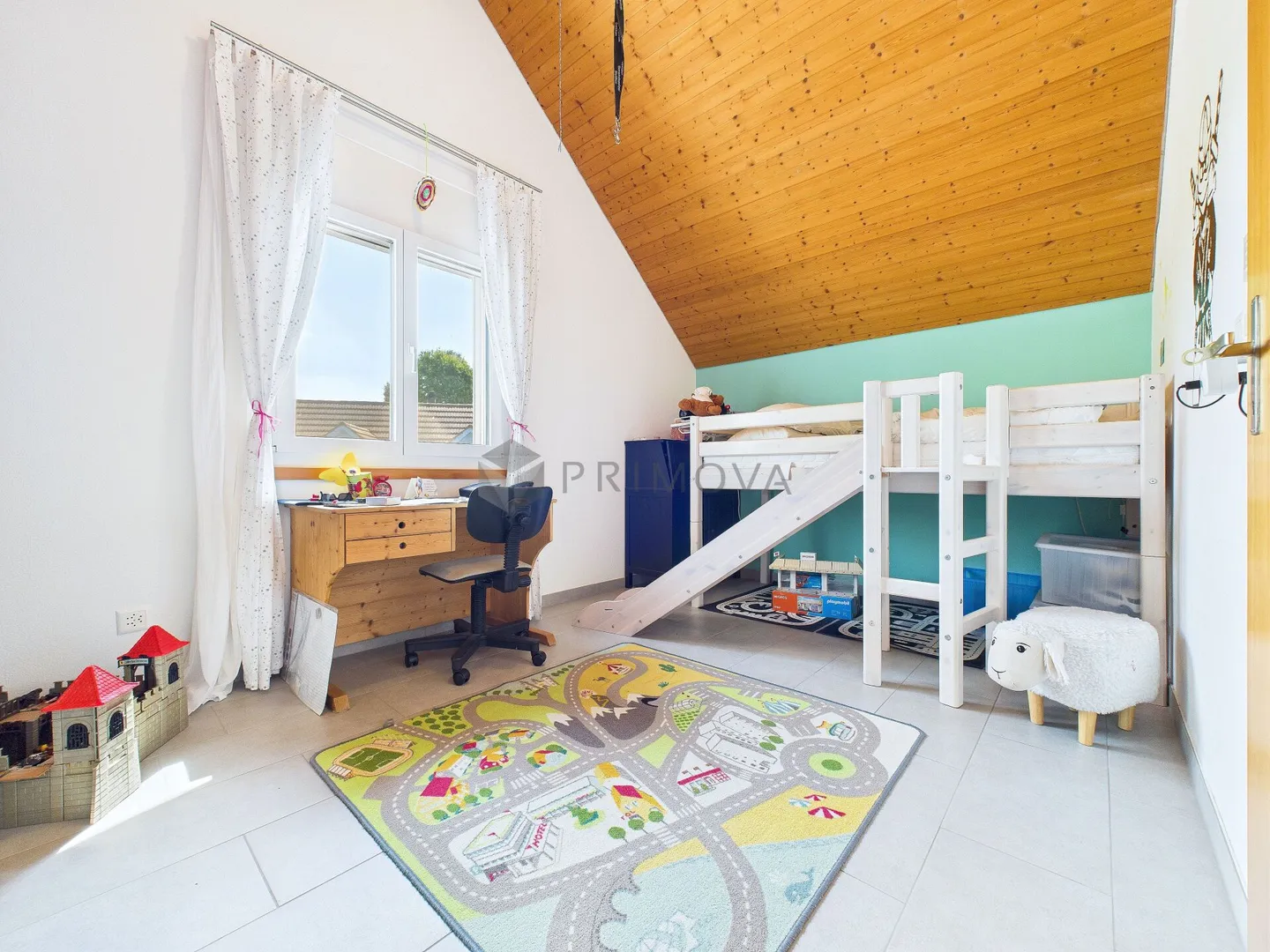 Affordable dream home in the Zurich Oberland with light, air, and plenty of storage space - Photo 8 of 13