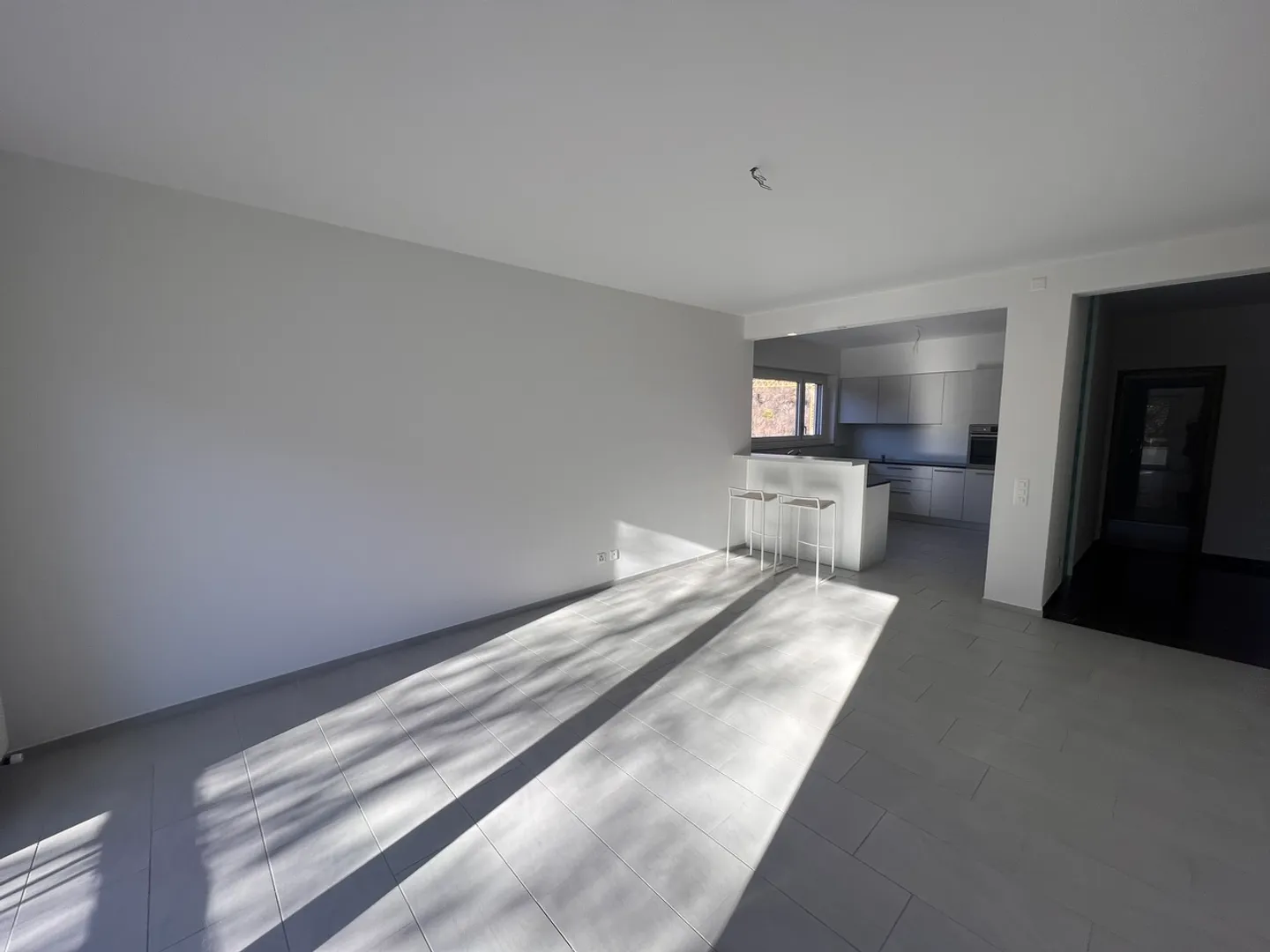 AFFITTASI A GORDUNO LUMINOSO APPARTAMENTO DI 3.5 LOCALI - Foto 6 von 17