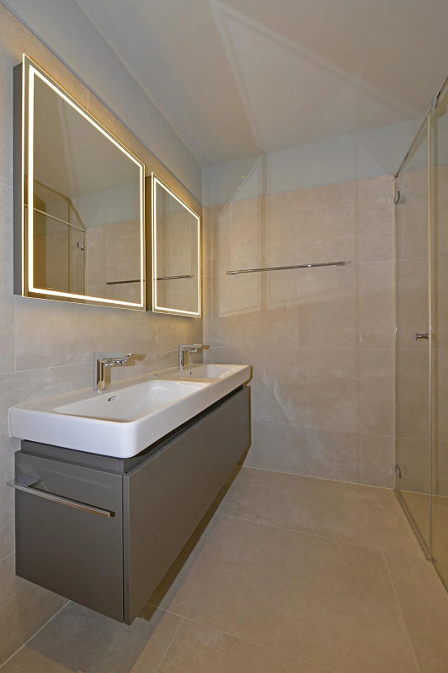 Nuovo appartamento di 3,5 stanze: vivere in campagna con collegamento alla città - Foto 6 di 8