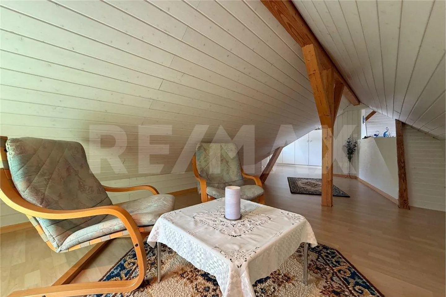 Well-maintained single-family house in a quiet neighborhood, ready to move in - Photo 13 of 13