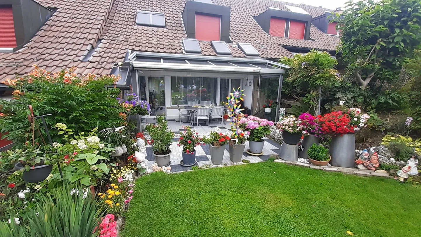 Grosses Reiheneinfamilienhaus an schöner ruhigen Lage - Foto 1 von 23