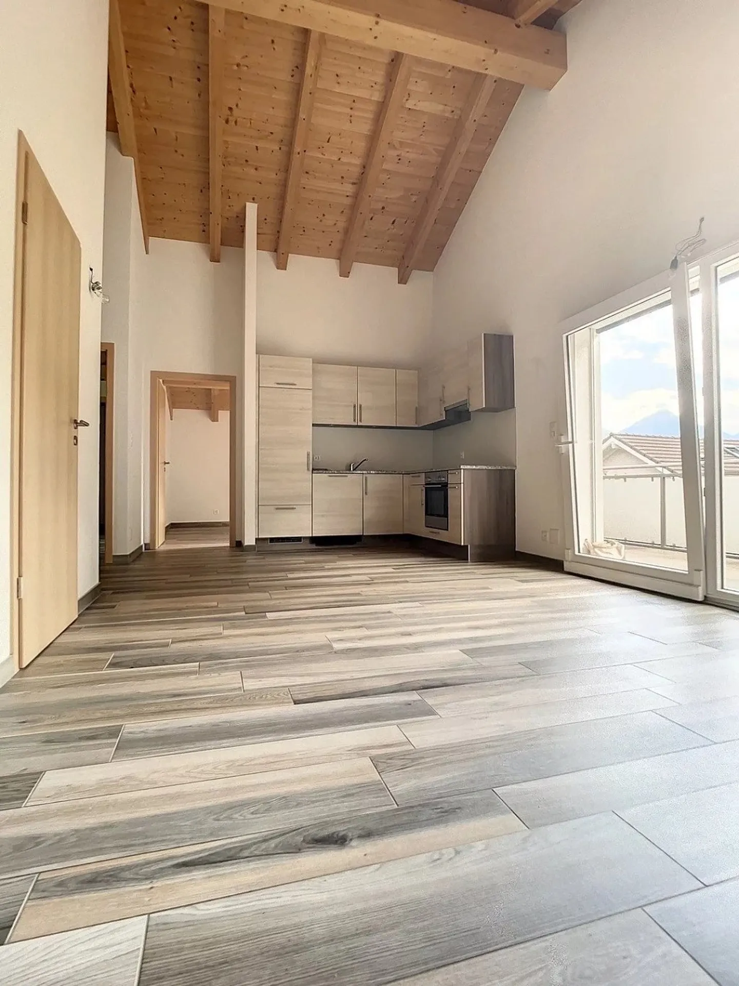 Charming Apartment with Mountain View - Photo 2 of 7