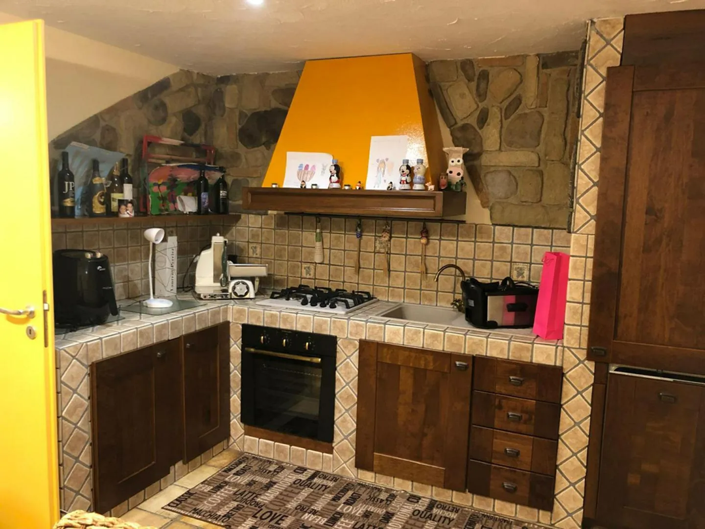 Charming Townhouse in Cugnasco - Photo 16 of 24