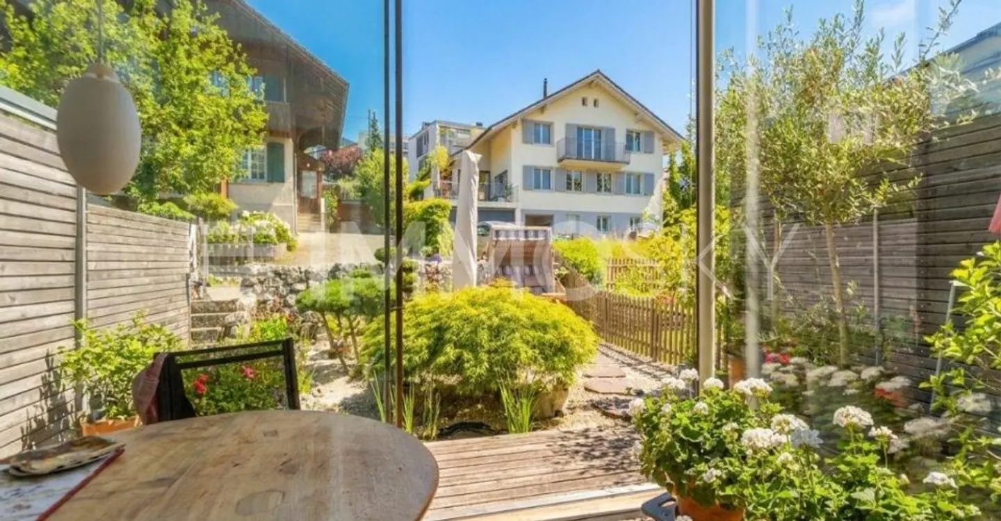 Charming Family Home with Garden - Photo 5 of 5