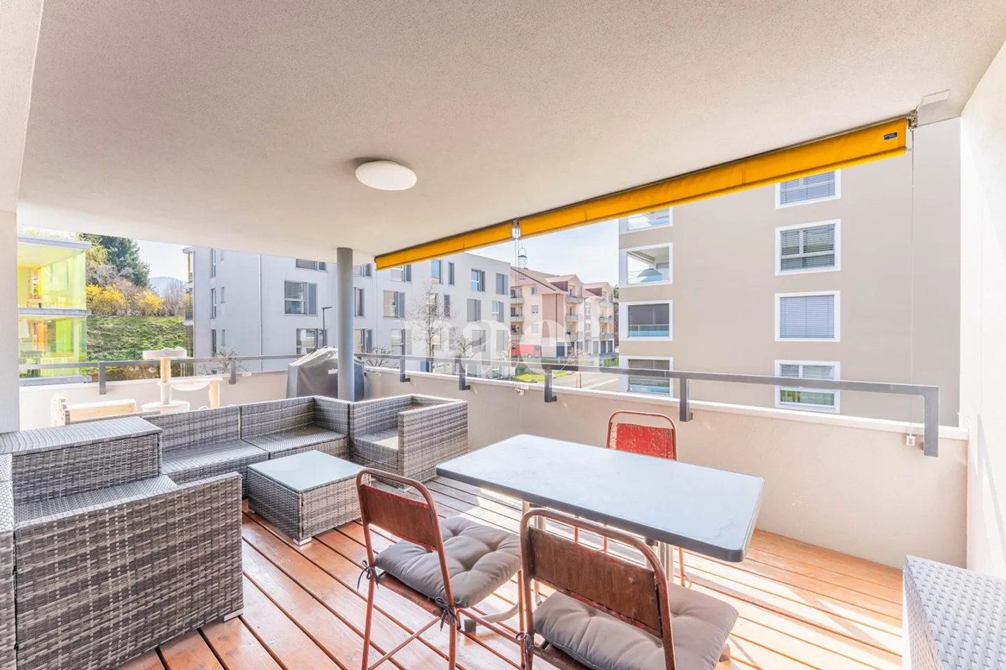Geräumige Wohnung mit großer Terrasse - Foto 8 von 9