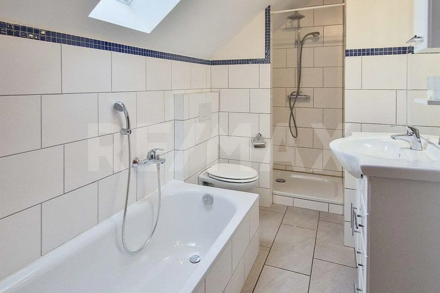 Plenty of Space - Living in 160 m² - Large 4.5 Room Single Family House - Photo 7 of 12