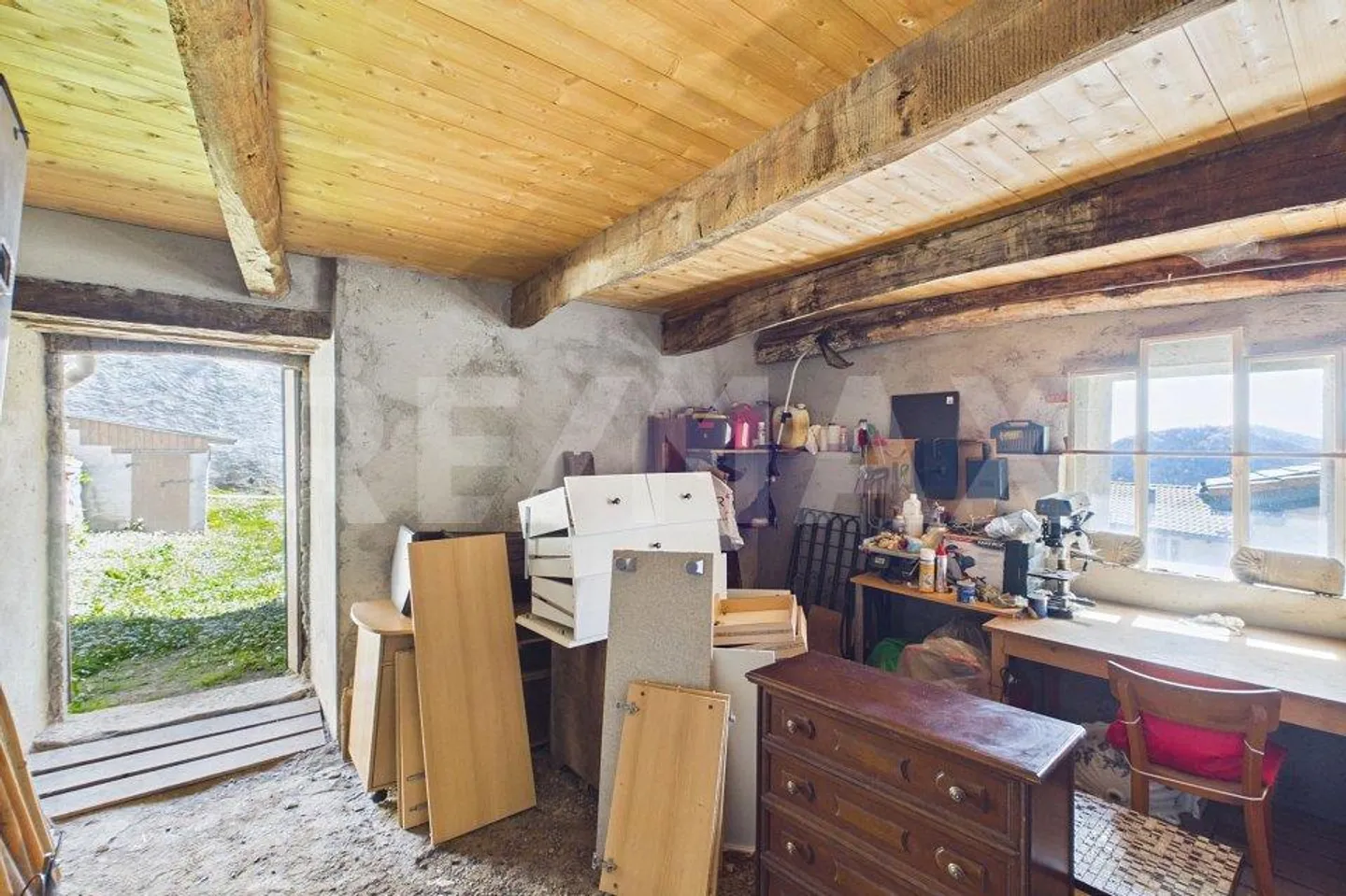 Scheune mit Wohnpotential, die mit renoviertem Haus verbunden werden kann - Foto 5 von 13