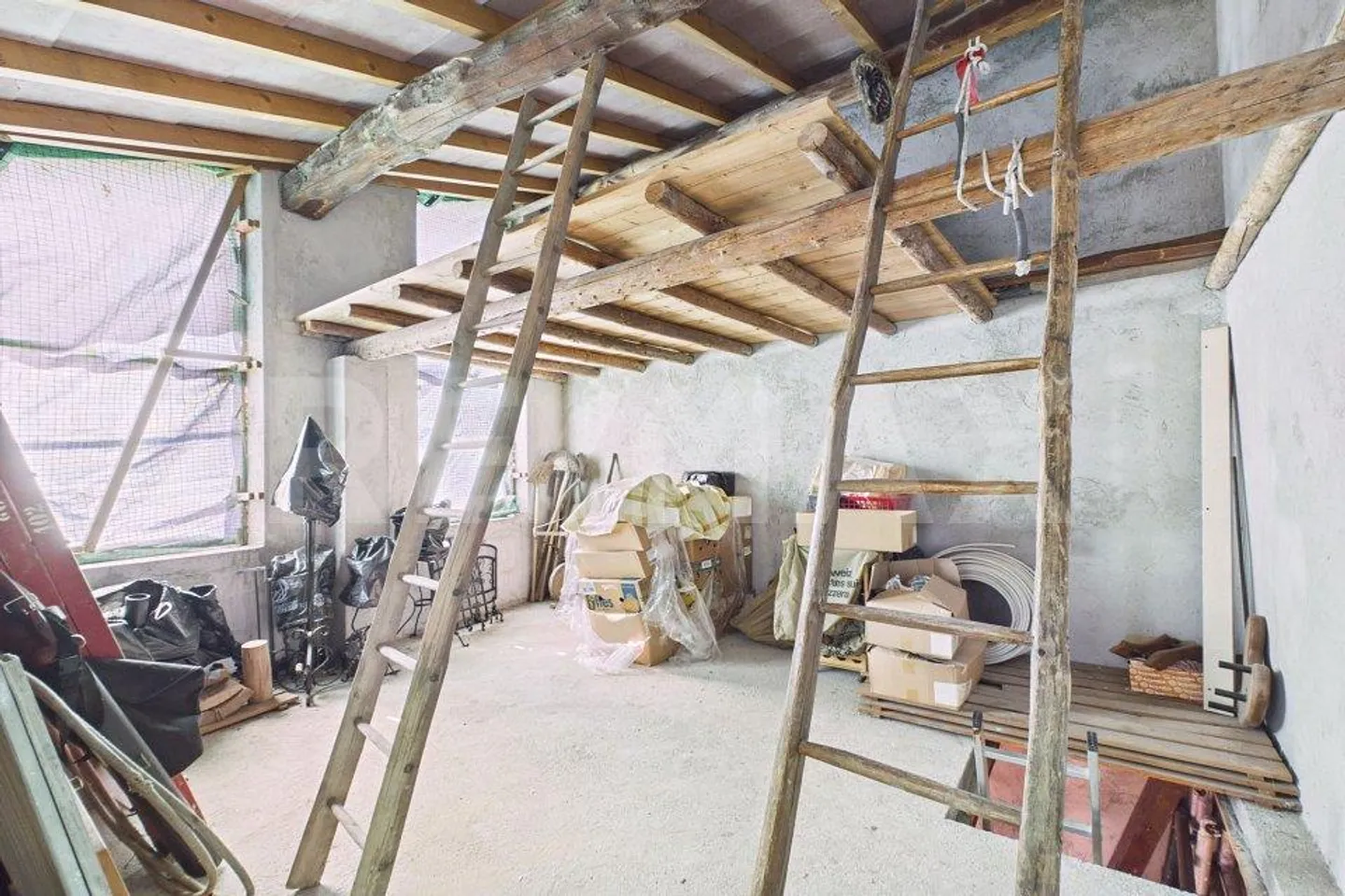 Scheune mit Wohnpotential, die mit renoviertem Haus verbunden werden kann - Foto 7 von 13