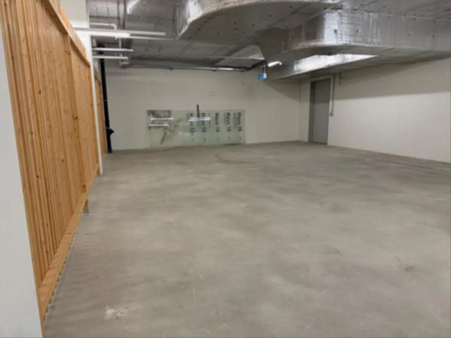 Futuro Liestal - Storage space of 81.5 m² for rent - Photo 2 of 6