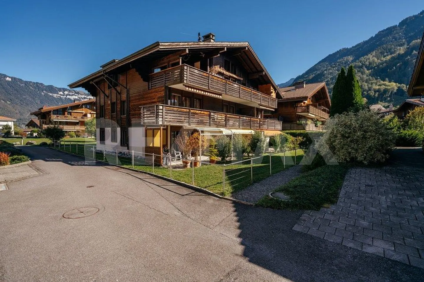 Attractive 3.5-room ground-floor apartment with garden terrace in Wilderswil - Photo 1 of 13
