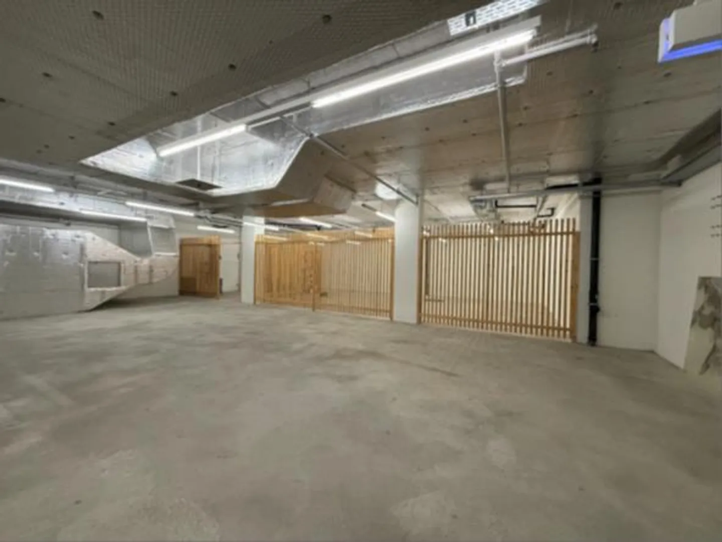 Futuro Liestal - Storage space of 81.5 m² for rent - Photo 3 of 6
