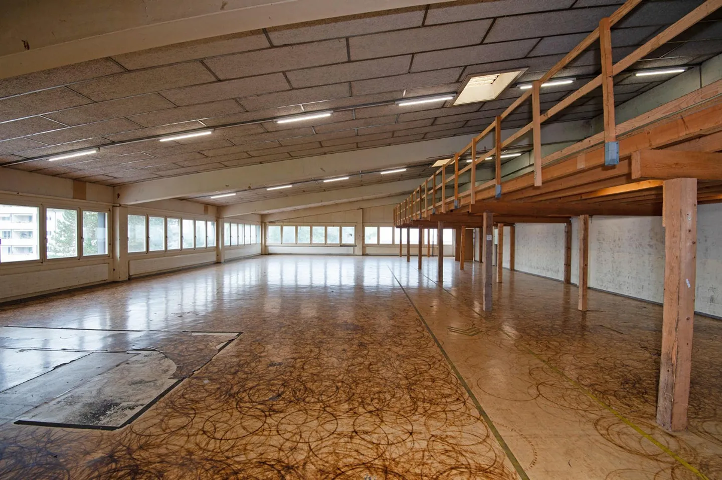 Commercial space from 343 m² to 1,700 m² - Photo 14 of 14