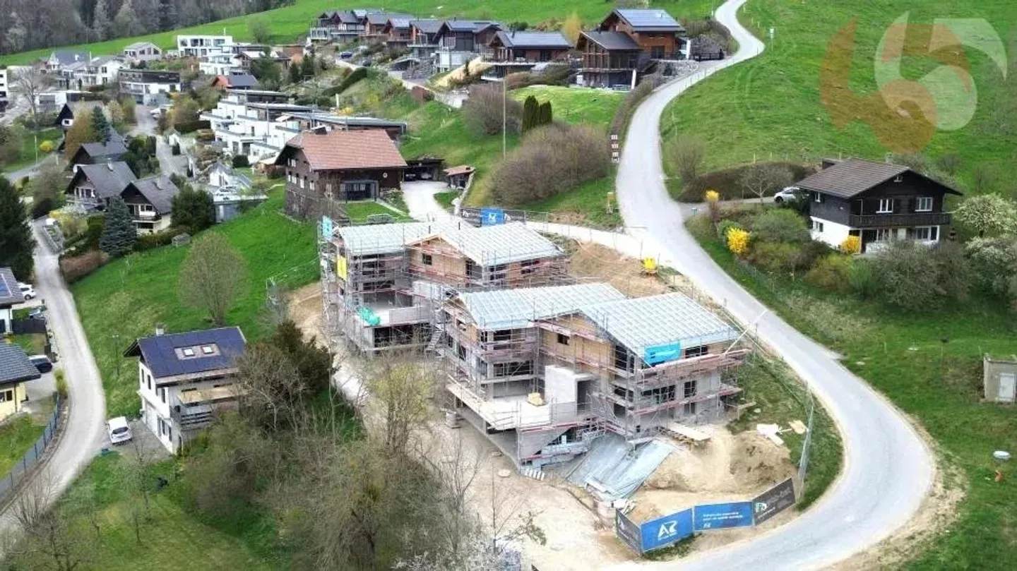 Ultima casa semi-indipendente con vista mozzafiato sul lago e sulle montagne - Foto 1 di 7