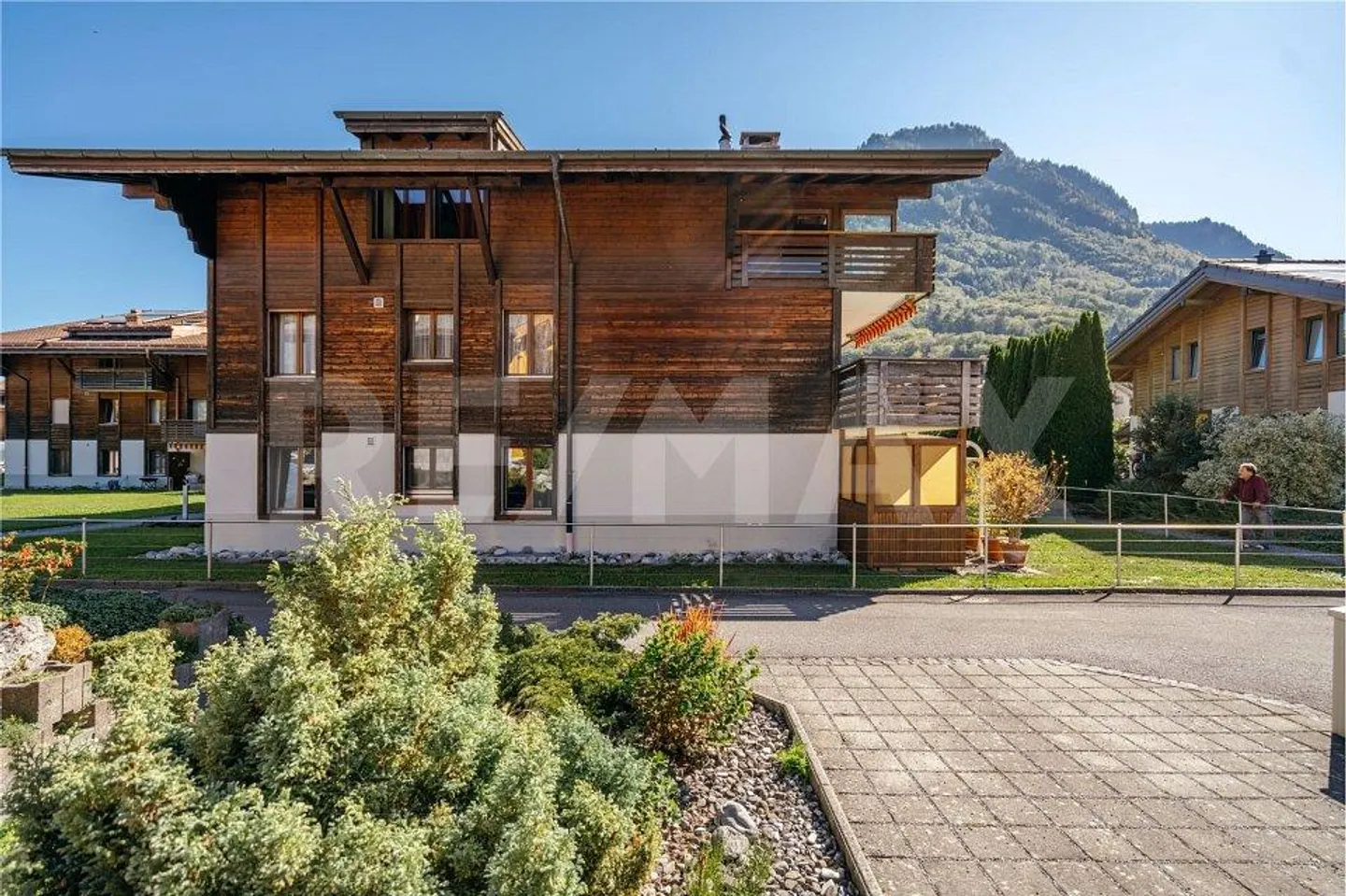 Attractive 3.5-room ground-floor apartment with garden terrace in Wilderswil - Photo 12 of 13