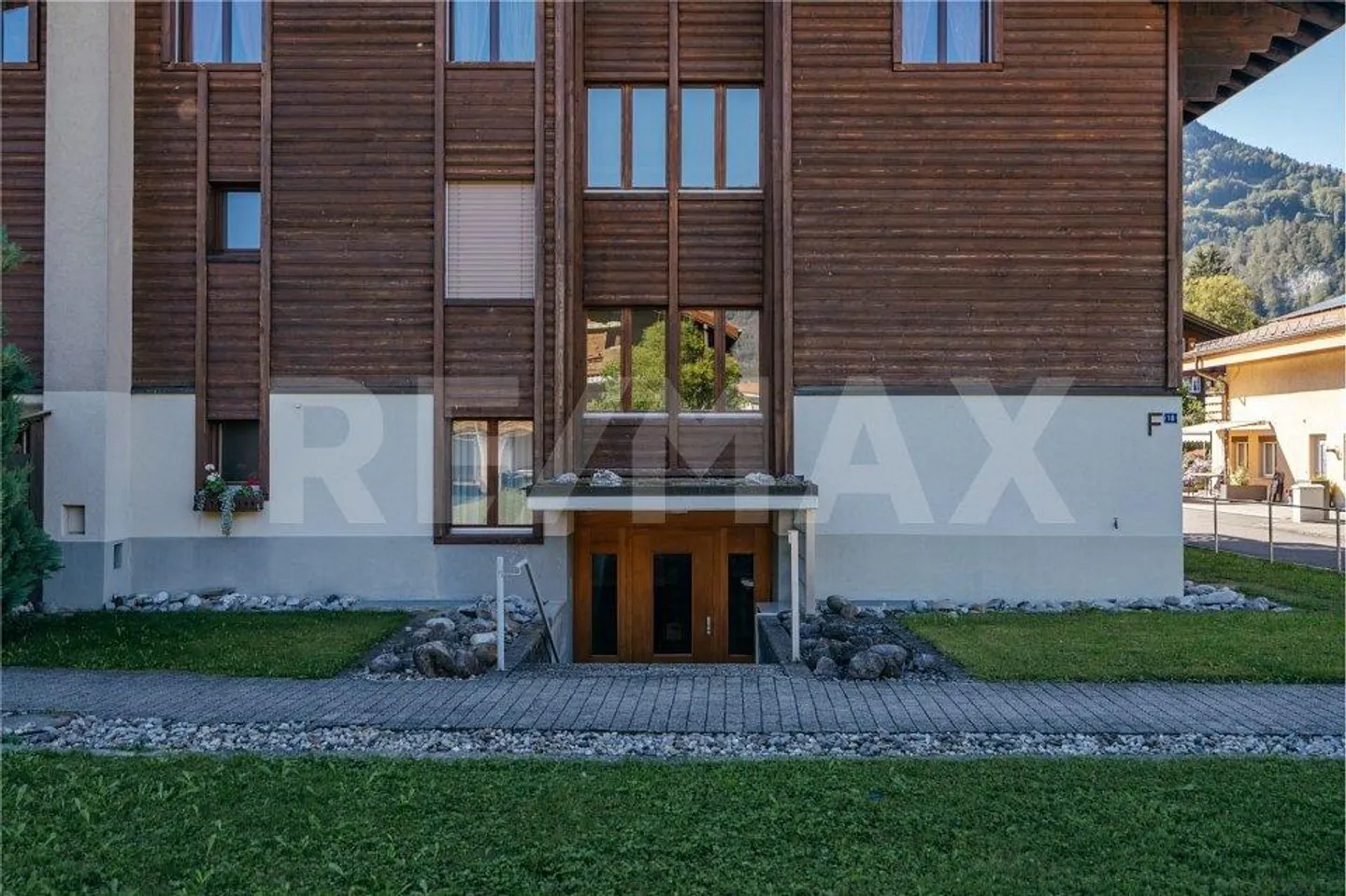 Attractive 3.5-room ground-floor apartment with garden terrace in Wilderswil - Photo 13 of 13