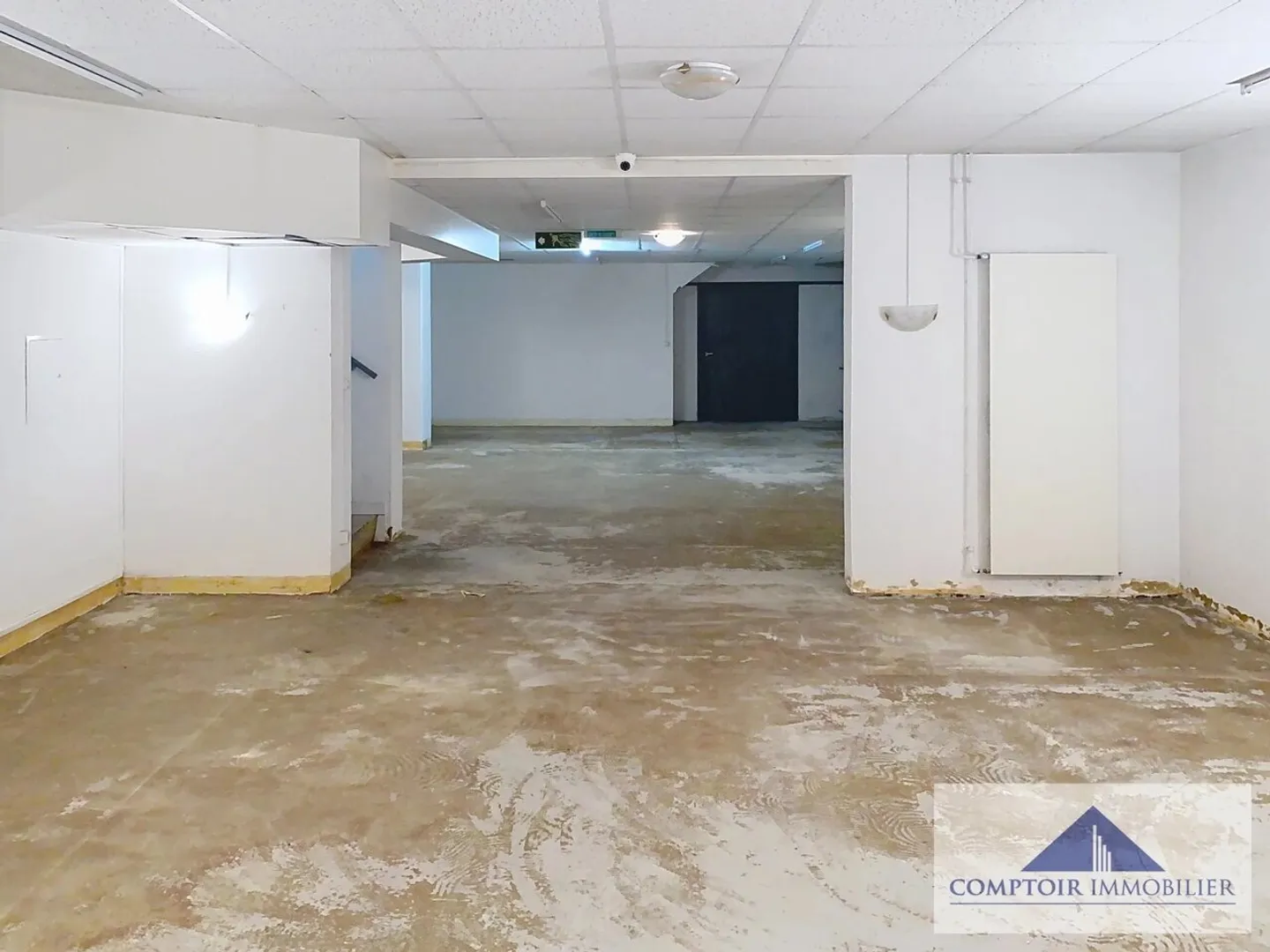 Schöne geräumige Arkade in der Nähe der Nationen - Foto 13 von 13