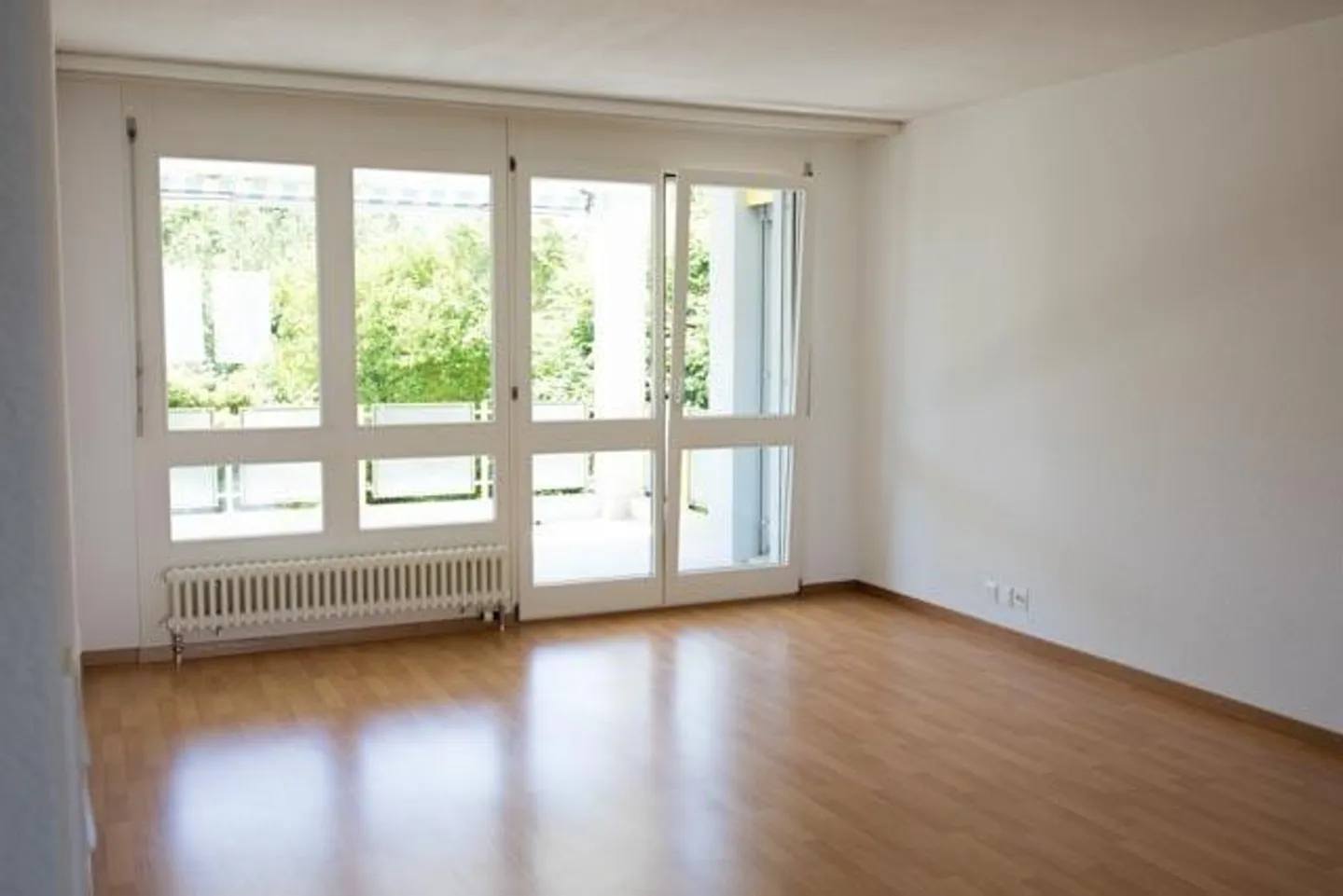 Idylle trifft Komfort: 3½-Zimmer-Wohnung im 1. Obergeschoss - Foto 5 von 10
