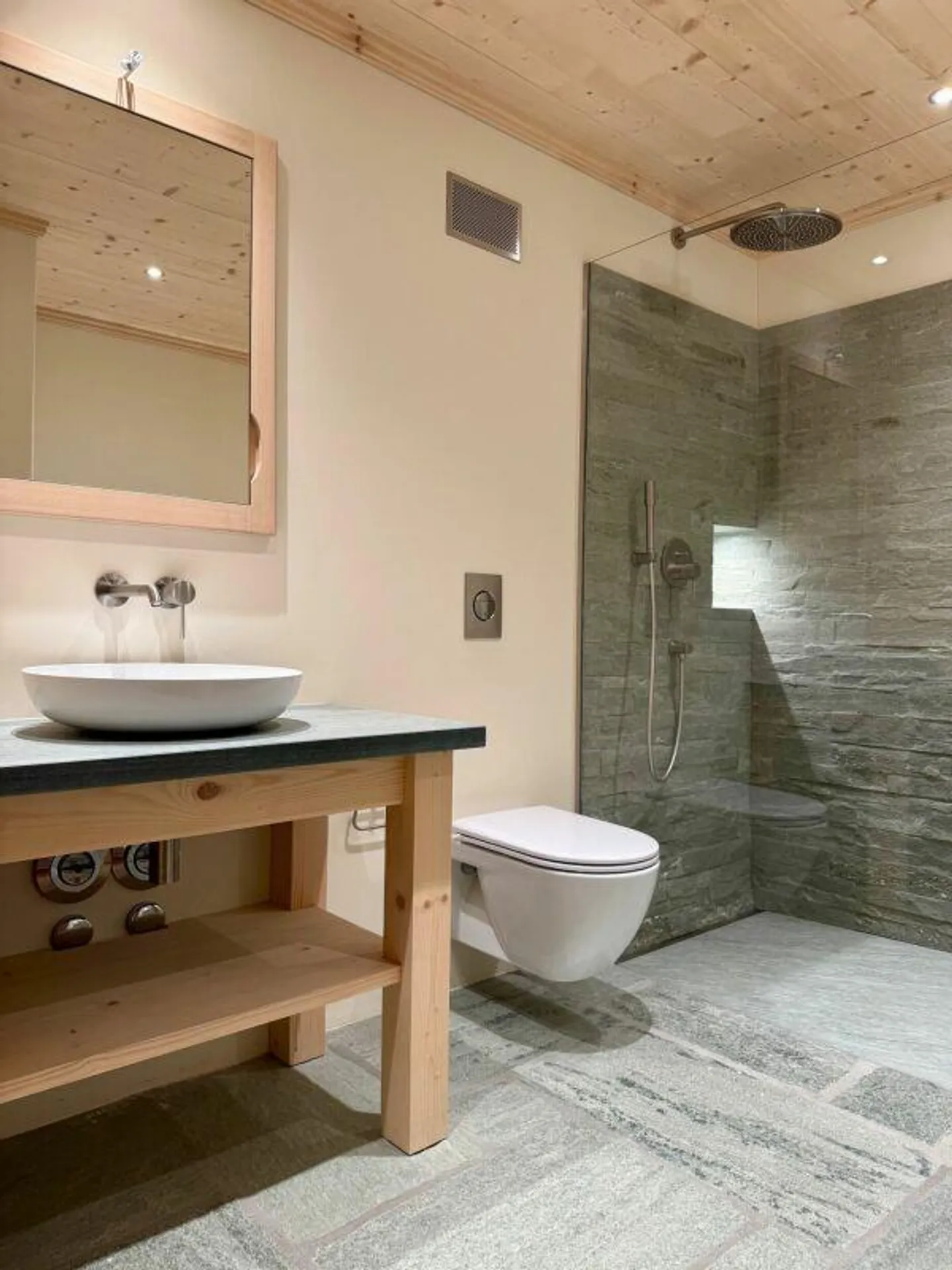 3½-Room MAISSEN Garden Apartment "LAG-PIGN" - Photo 3 of 9