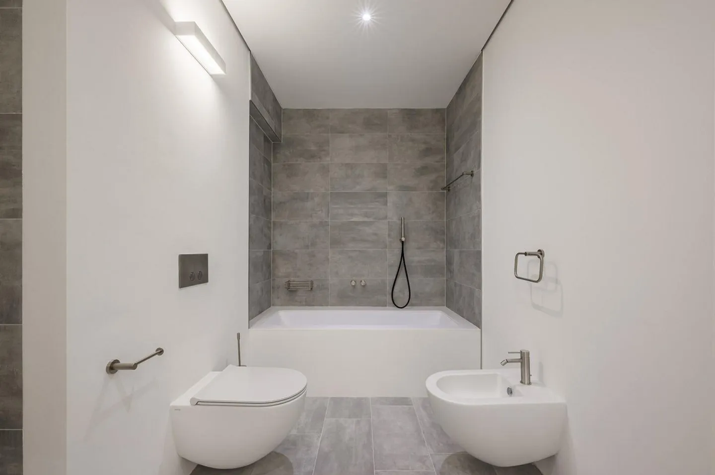 4.5 LOCALI FRONTE LAGO CON GIARDINO A MAROGGIA | Relaxation and wel... - Photo 11 of 15