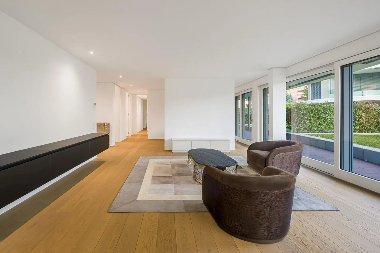 4.5 LOCALI FRONTE LAGO CON GIARDINO A MAROGGIA | Relaxation and wel... - Photo 2 of 15