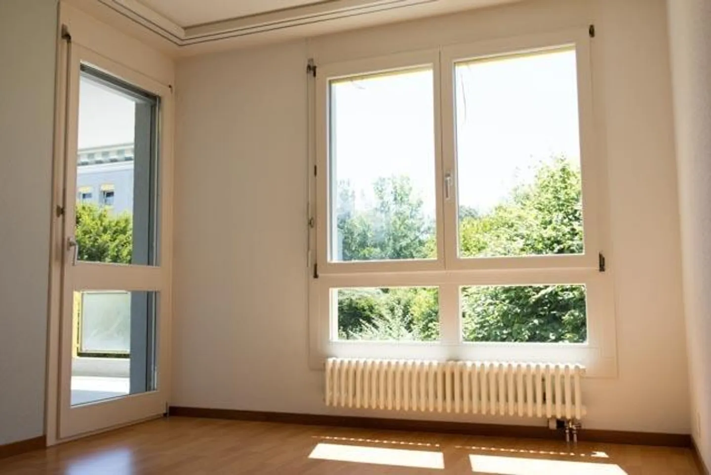 Idylle trifft Komfort: 3½-Zimmer-Wohnung im 1. Obergeschoss - Foto 8 von 10
