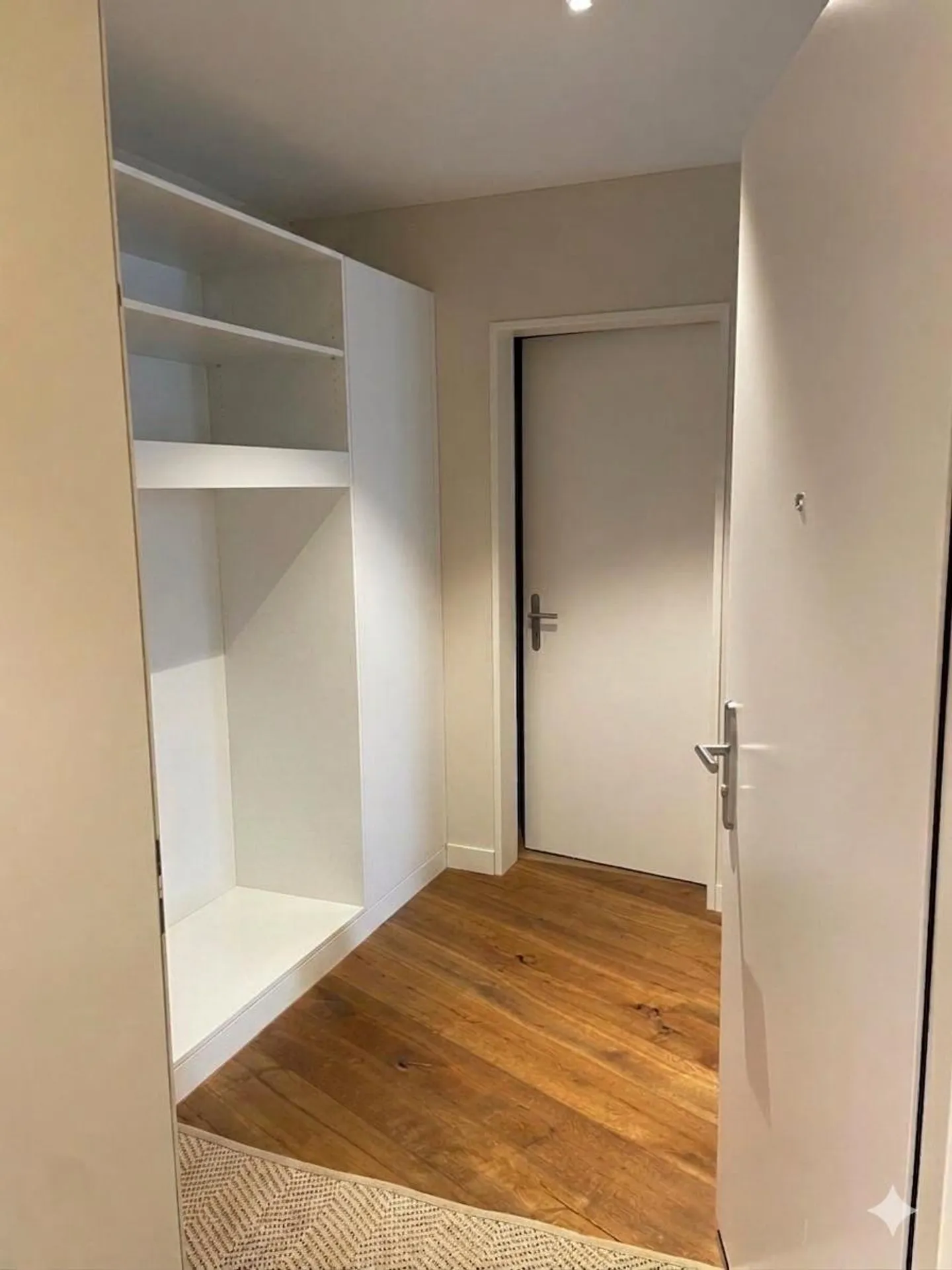 Modern 4.5 Room Apartment - Photo 3 of 6