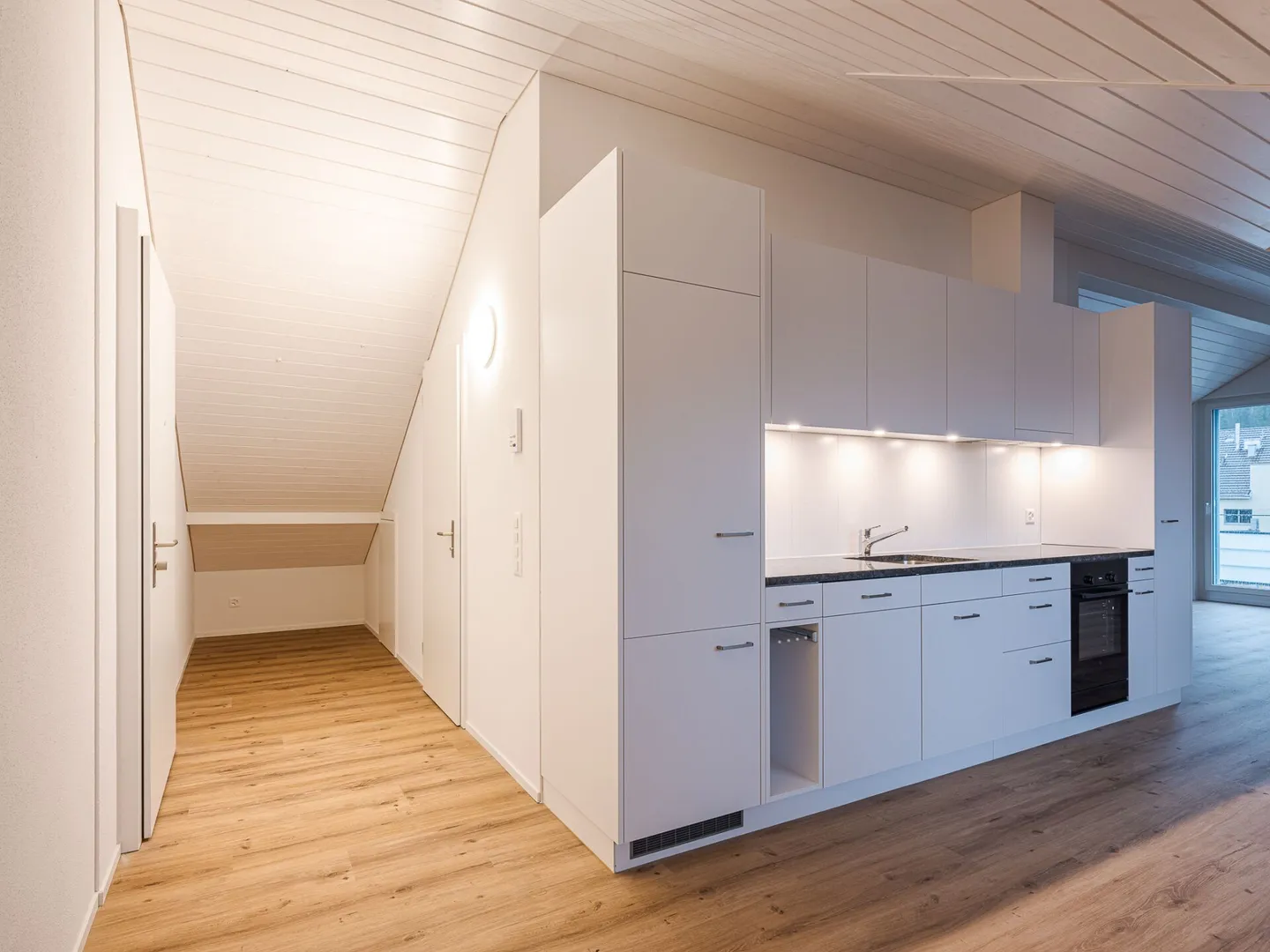 PRIMA LOCAZIONE, APPARTAMENTO PENTHOUSE UNICO E ALL'AVANGUARDIA CON CARATTERE LOFT! - Foto 2 di 10